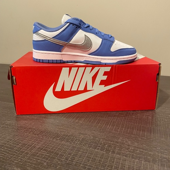 Women’s Nike Next Nature Dunk Low’s - Picture 4 of 4